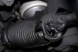 Prednosti samostalne defetaže kvara na servo letvi ili elektro mehaničkoj letvi su višestruke.Pored toga što nemorate odvojiti vreme za odlazak kod majstora, možete preduprediti skupe kvarove.Osnovna prednost je u tome da će vaše vozilo uvek biti bezbedno jer pored ispravnosti kočionog sistema, ispravnost upravljačkog sistem je veoma važna i presudna za vašu bezbednost.